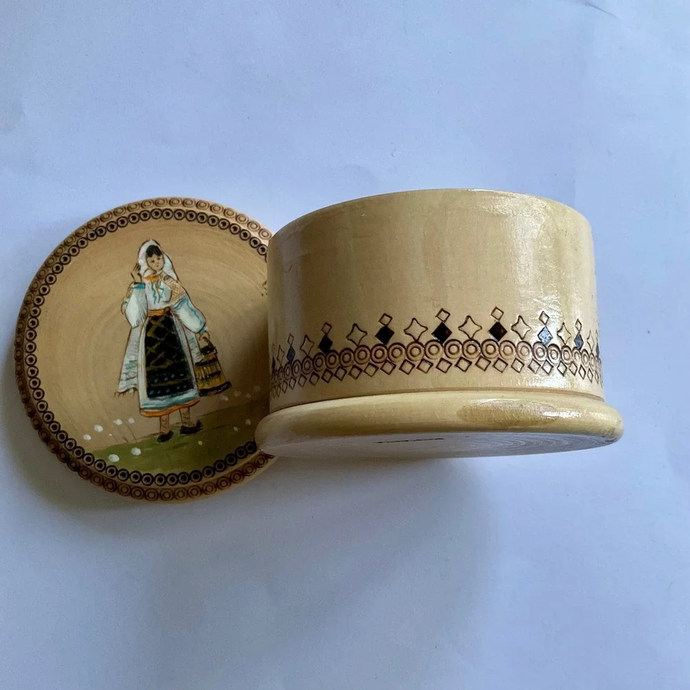 VTG Romania Hand Painted Carved Wooden Trinket Box Folk Art Lacquered Pyrography
